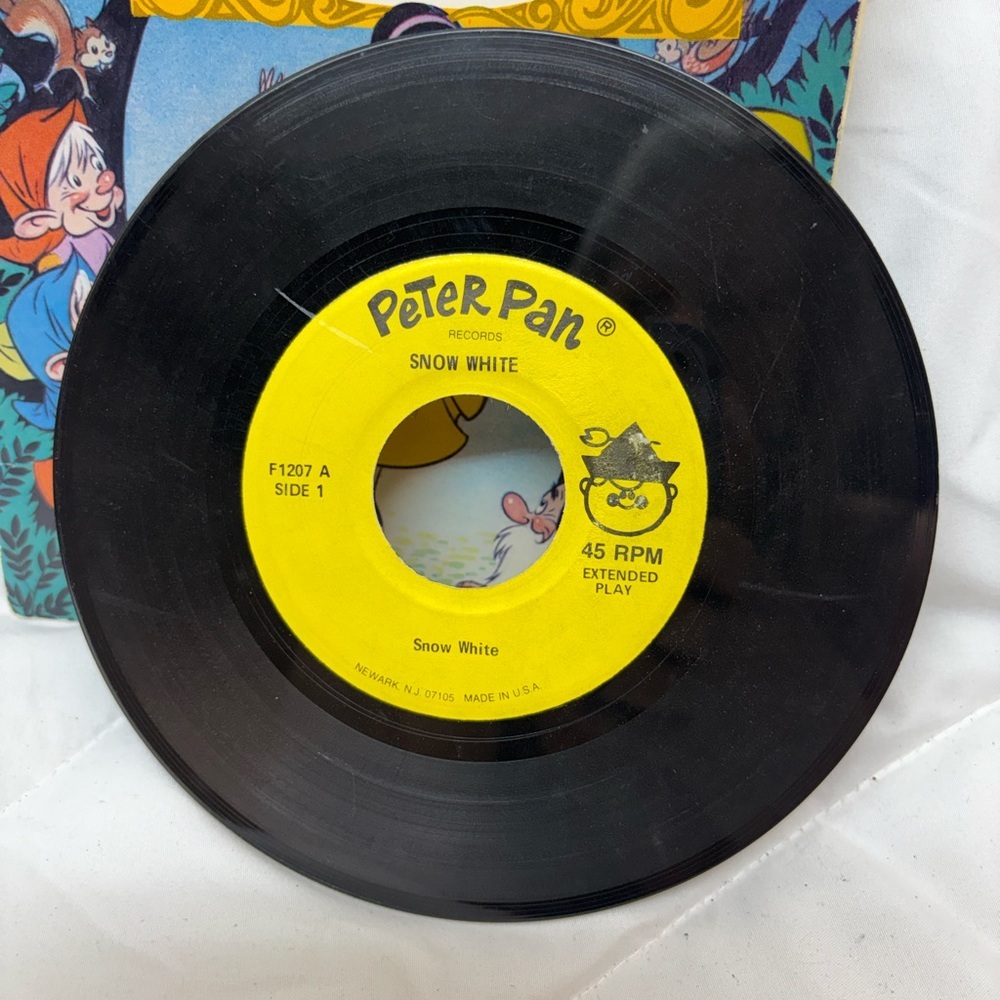 Snow White & The Seven Dwarfs Peter Pan Records 45 RPM Extended Play - Picture 3 of 4